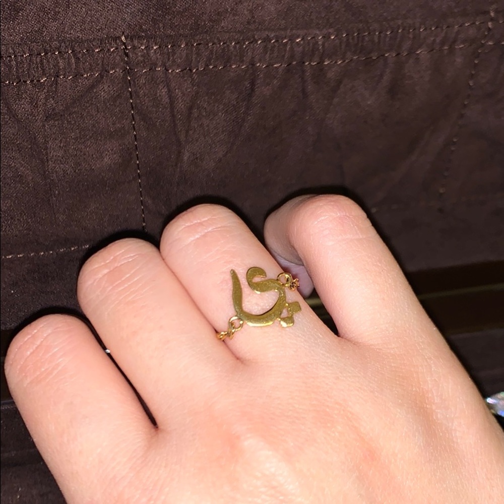 Super cute Arabic initial letter Y ring